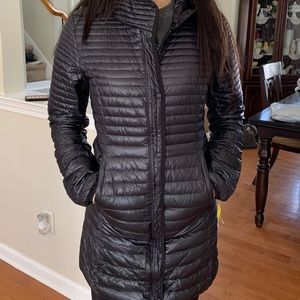 Women’s Patagonia light weight puffer coat